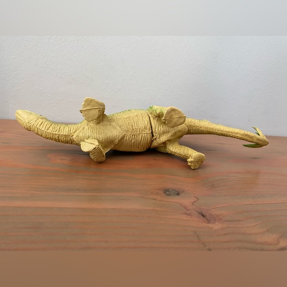 Vintage plastic stegosaurus - Picture 4 of 4